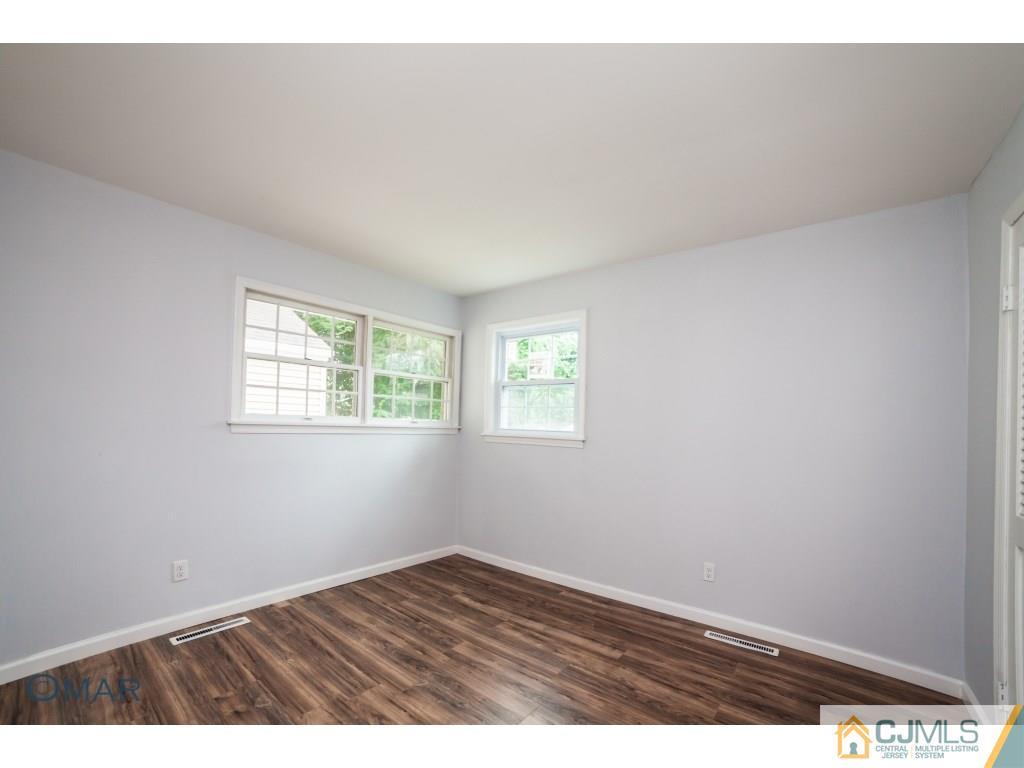 172 Kendall Road Kendall Park, NJ 08824 - Photo 19 of 25 Gallery Image 19
