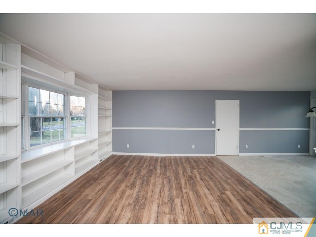 172 Kendall Road Kendall Park, NJ 08824 - Photo 22 of 25 Gallery Image 22