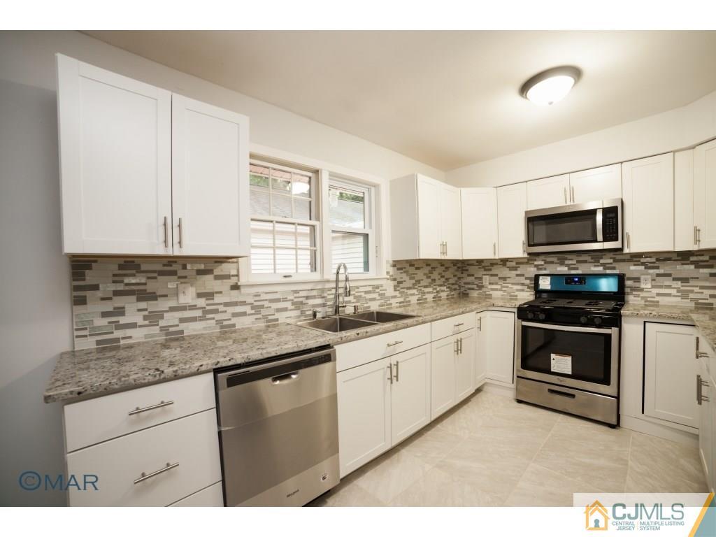 172 Kendall Road Kendall Park, NJ 08824 - Photo 4 of 25 Gallery Image 4