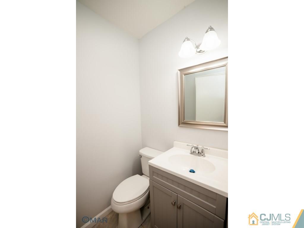 172 Kendall Road Kendall Park, NJ 08824 - Photo 6 of 25 Gallery Image 6