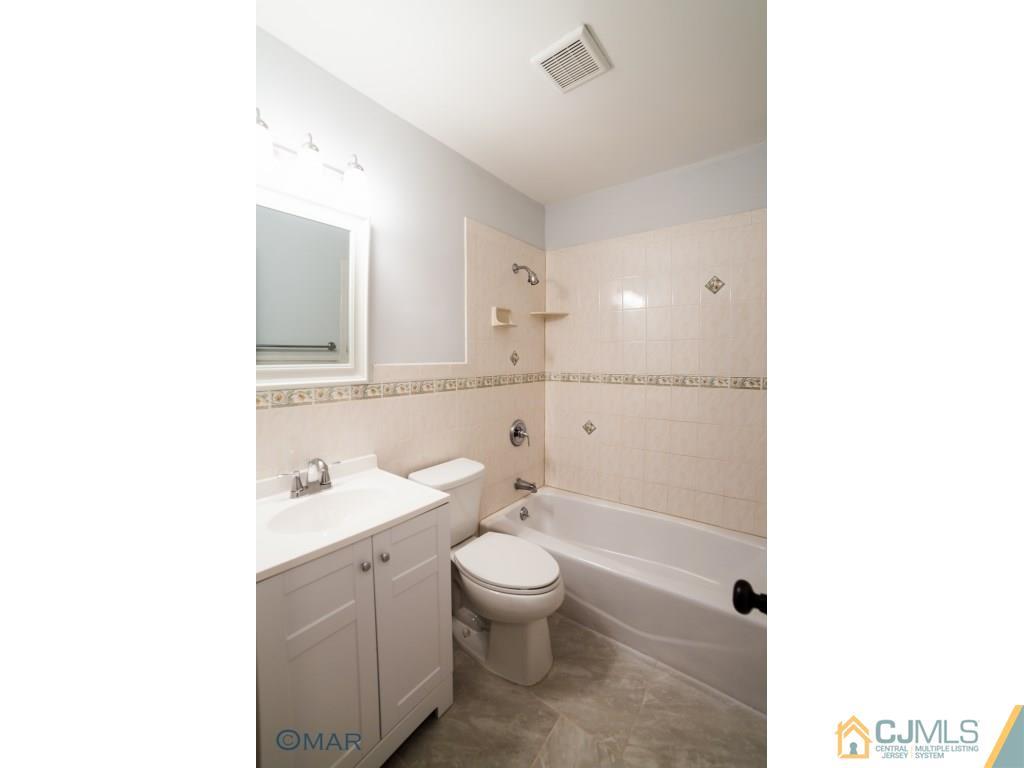 172 Kendall Road Kendall Park, NJ 08824 - Photo 7 of 25 Gallery Image 7