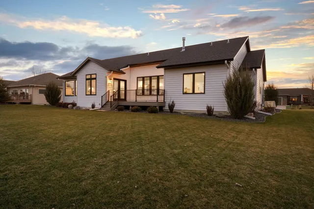 $774,900 | 1007 28th Street Southwest, Austin, MN 55912