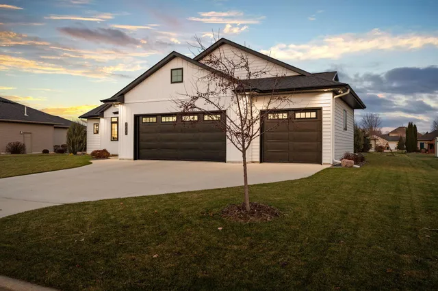 $774,900 | 1007 28th Street Southwest, Austin, MN 55912