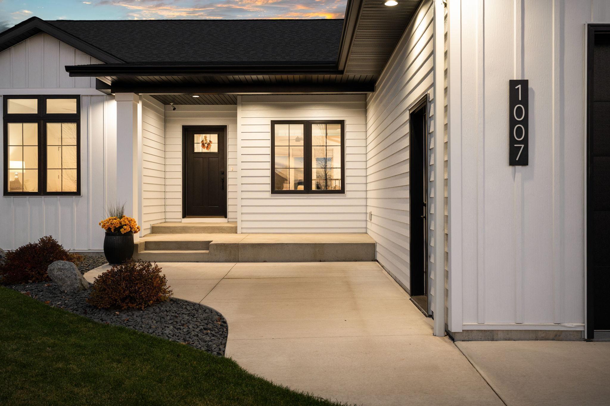 1007 28th Street Southwest Austin, MN 55912 - Photo 2 of 67