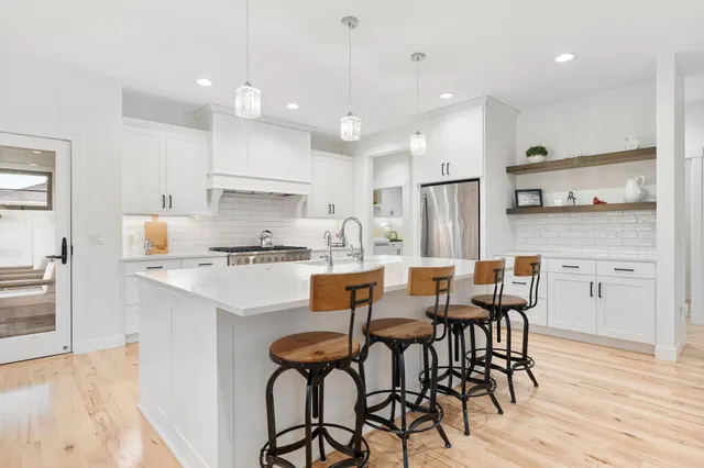 $774,900 | 1007 28th Street Southwest, Austin, MN 55912