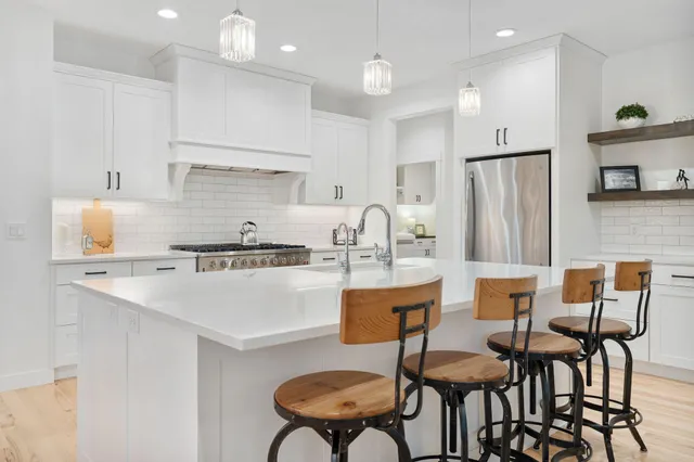 $774,900 | 1007 28th Street Southwest, Austin, MN 55912