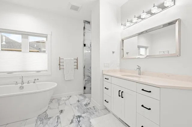 $774,900 | 1007 28th Street Southwest, Austin, MN 55912