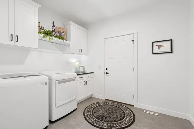 $774,900 | 1007 28th Street Southwest, Austin, MN 55912