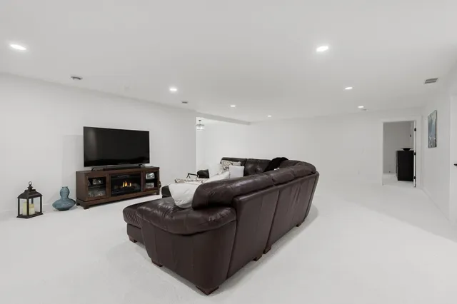 $774,900 | 1007 28th Street Southwest, Austin, MN 55912