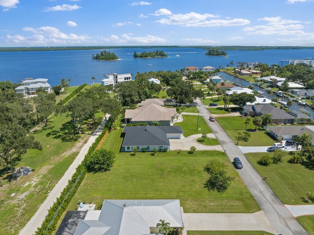 6616 110th Place Sebastian, FL 32958 - Photo 4 of 10