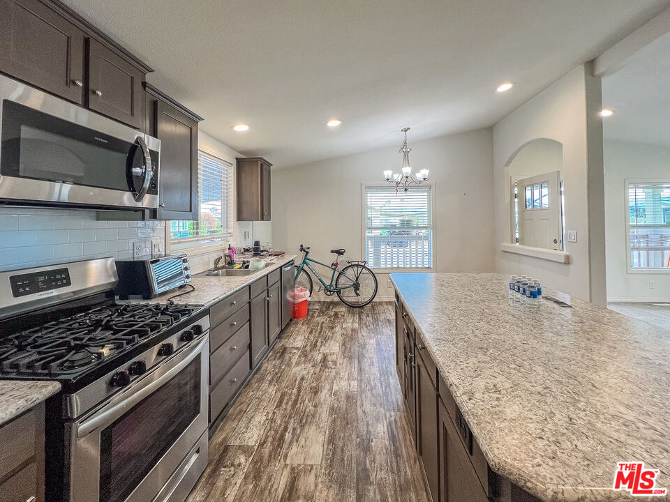 4010 Saviers Road, Unit 175 Oxnard, CA 93033 - Photo 5 of 16 Gallery Image 5