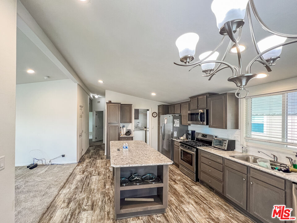 4010 Saviers Road, Unit 175 Oxnard, CA 93033 - Photo 6 of 16 Gallery Image 6