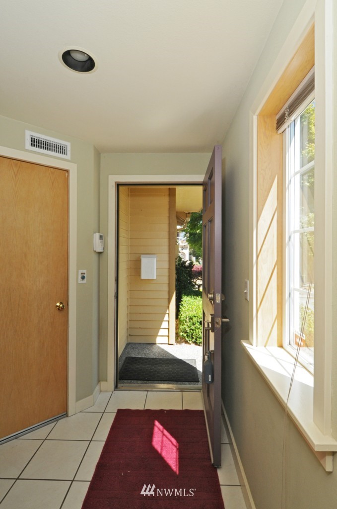 363 North 76th Street Seattle, WA 98103 - Photo 2 of 23 Gallery Image 2