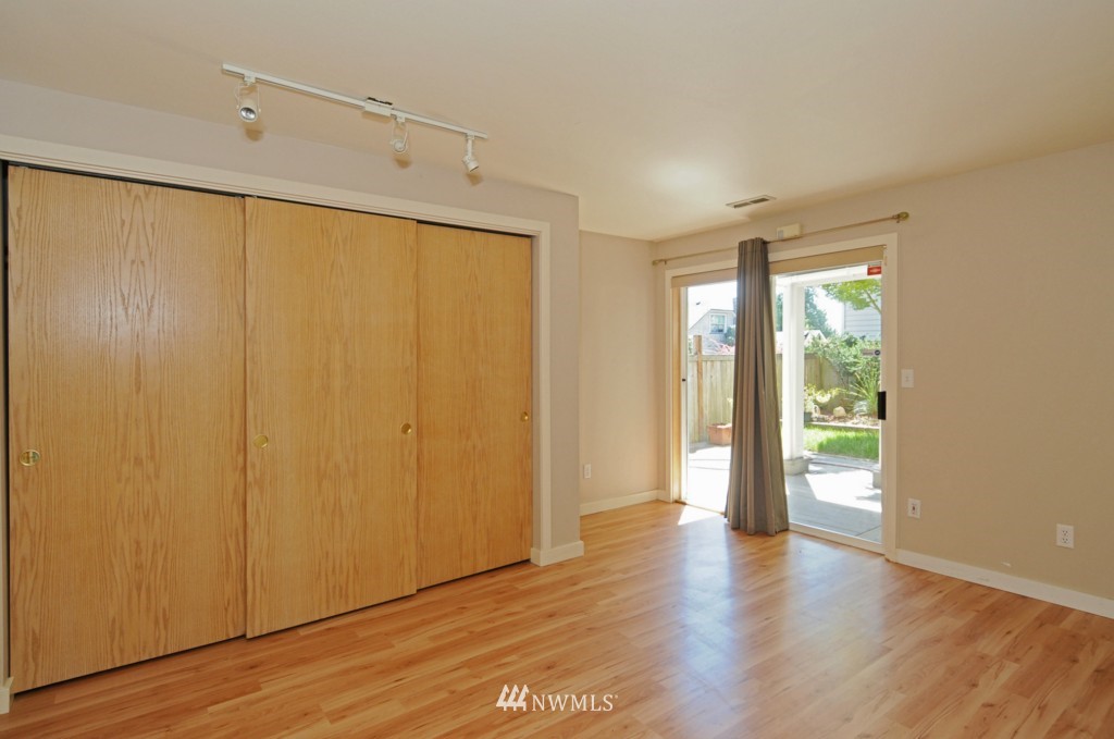 363 North 76th Street Seattle, WA 98103 - Photo 3 of 23 Gallery Image 3