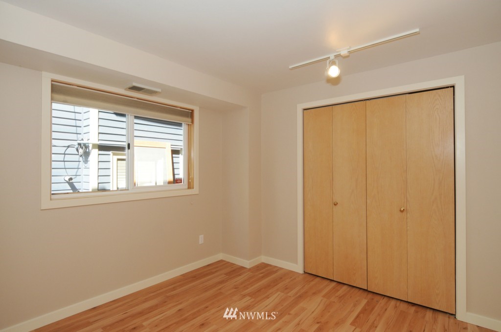 363 North 76th Street Seattle, WA 98103 - Photo 6 of 23 Gallery Image 6