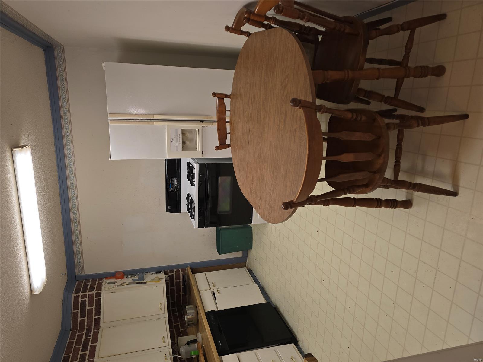 427 South Springfield Street Virden, IL 62690 - Photo 5 of 25 Gallery Image 5