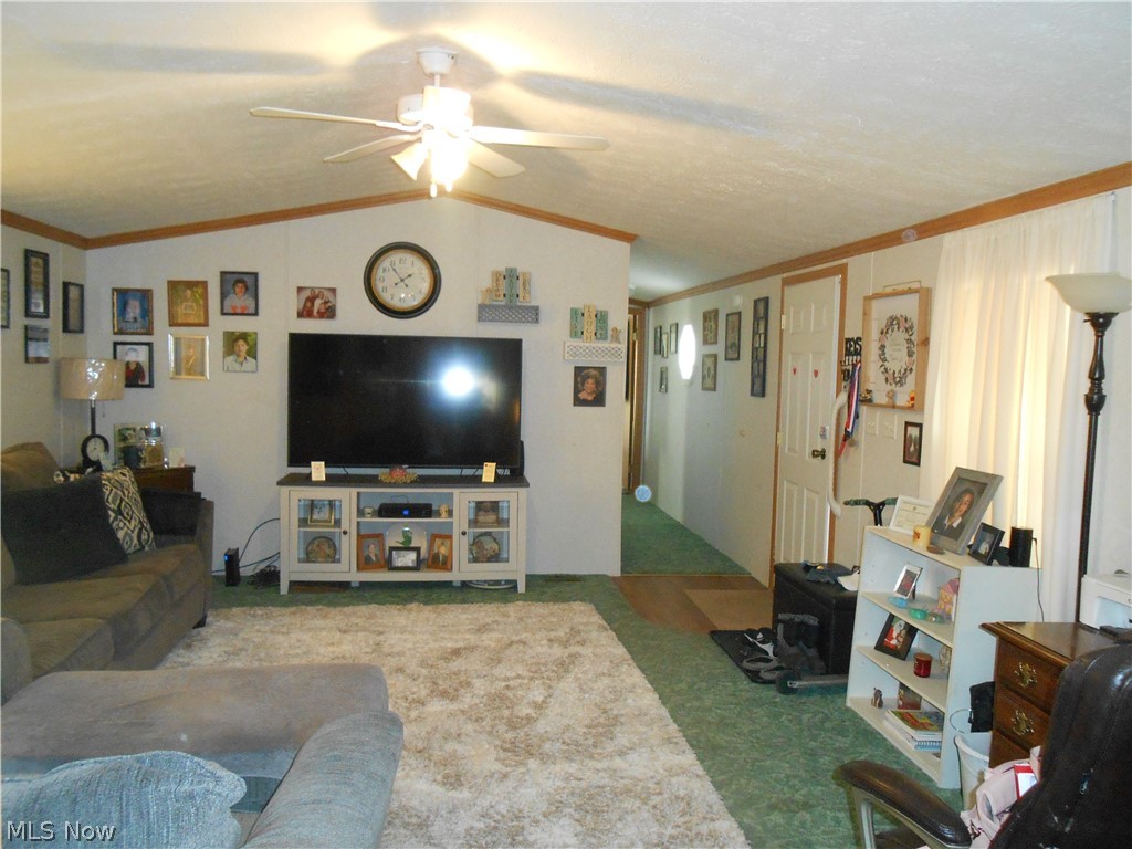 18592 Edwards Road, Unit 294 Doylestown, OH 44230 - Photo 6 of 17 Livingroom