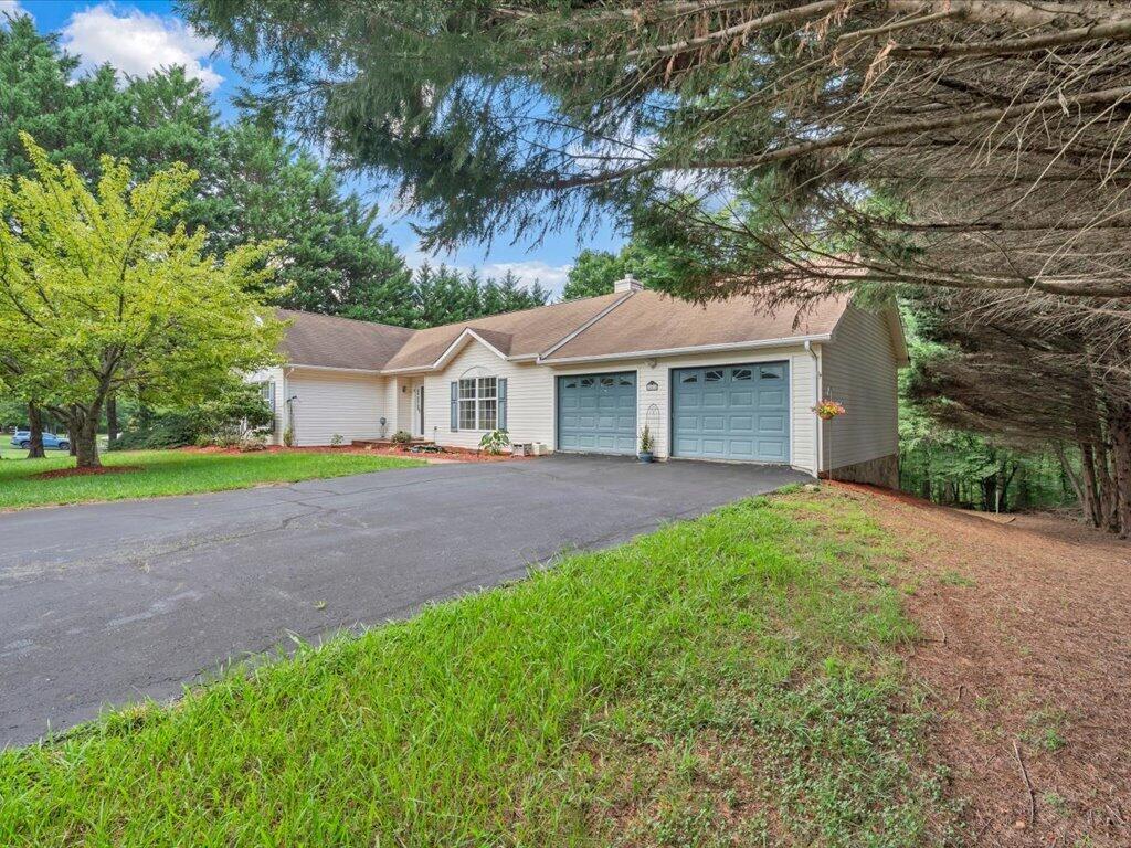 446 Ellsworth Court Ridgeway, VA 24148 - Photo 46 of 54 46-MIB09236