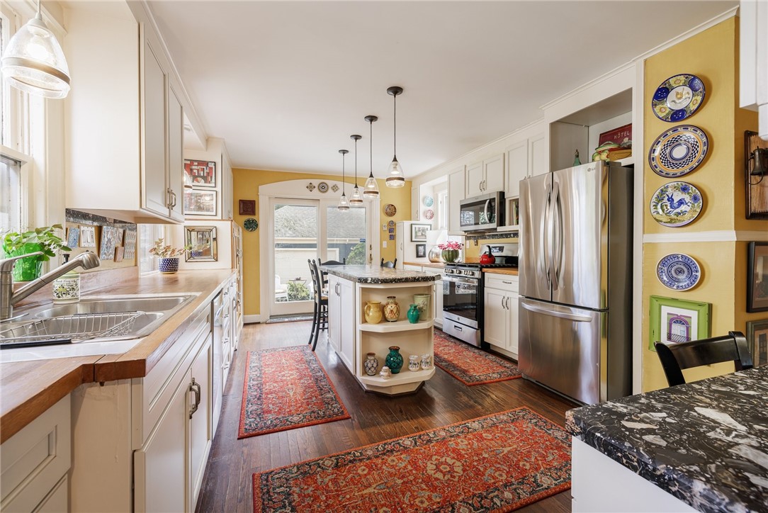 336 Berkeley Street Rochester, NY 14607 - Photo 18 of 44