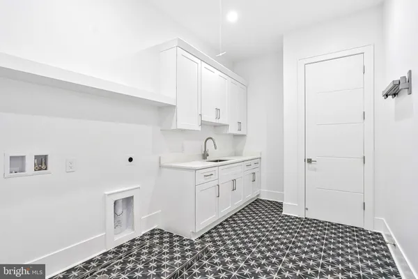 $4,495,000 | 942 Dead Run Drive, McLean, VA 22101