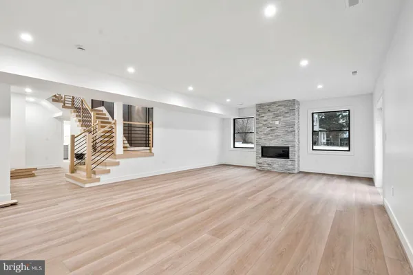 $4,495,000 | 942 Dead Run Drive, McLean, VA 22101