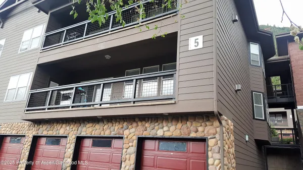 $3,000 | 2701 Midland Avenue, Unit 511, Glenwood Springs, CO 81601