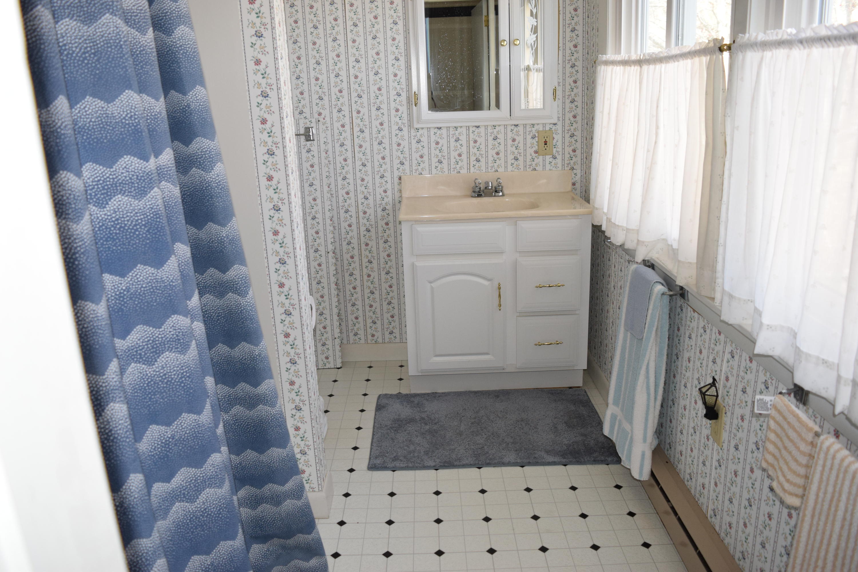 570 Newbury Neck Road Surry, ME 04684 - Photo 40 of 48 29 Grant St Ellsworth 036