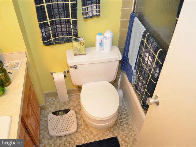 2203 Greenery Lane, Unit 10110 Silver Spring, MD 20906 - Photo 13 of 14 Bath (Master)
