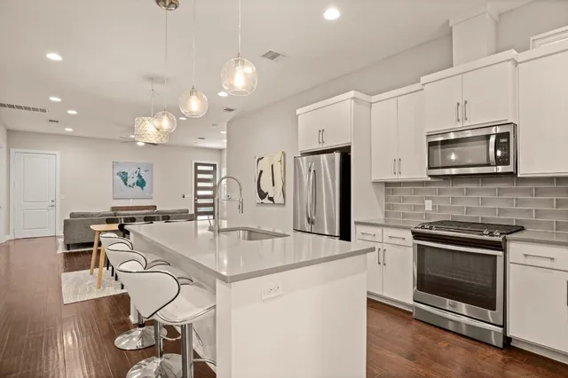 $3,300 | 1730 Bunche Road, Unit A, Austin, TX 78721