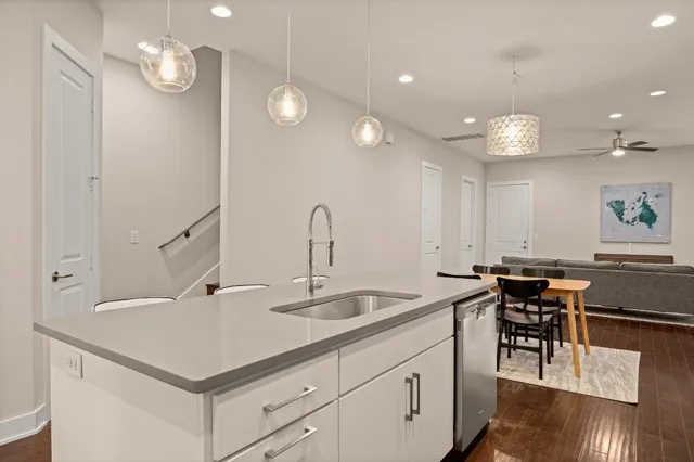 $3,300 | 1730 Bunche Road, Unit A, Austin, TX 78721