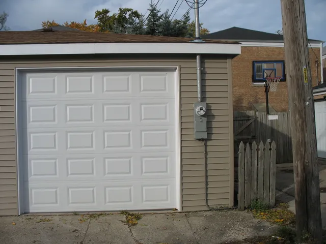 $200 | 2003 North 73rd Court, Unit AG1, Elmwood Park, IL 60707