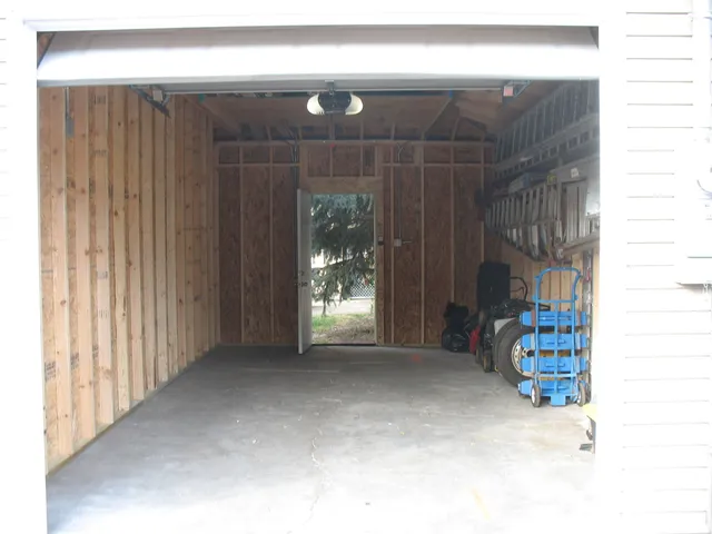 $200 | 2003 North 73rd Court, Unit AG1, Elmwood Park, IL 60707