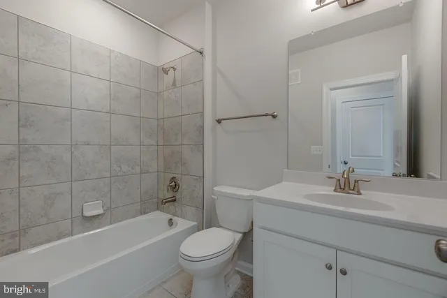 $2,850 | 43357 Radford Divide Terrace, Ashburn, VA 20148