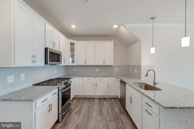 $2,850 | 43357 Radford Divide Terrace, Ashburn, VA 20148