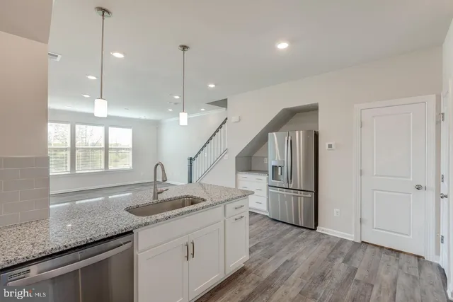 $2,850 | 43357 Radford Divide Terrace, Ashburn, VA 20148