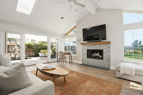 $1,298,000 | 1708 Countryside Drive, Vista, CA 92081