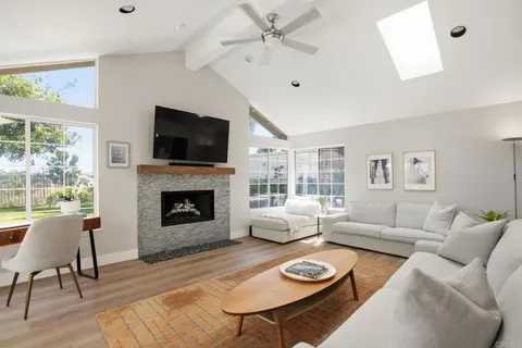 $1,298,000 | 1708 Countryside Drive, Vista, CA 92081