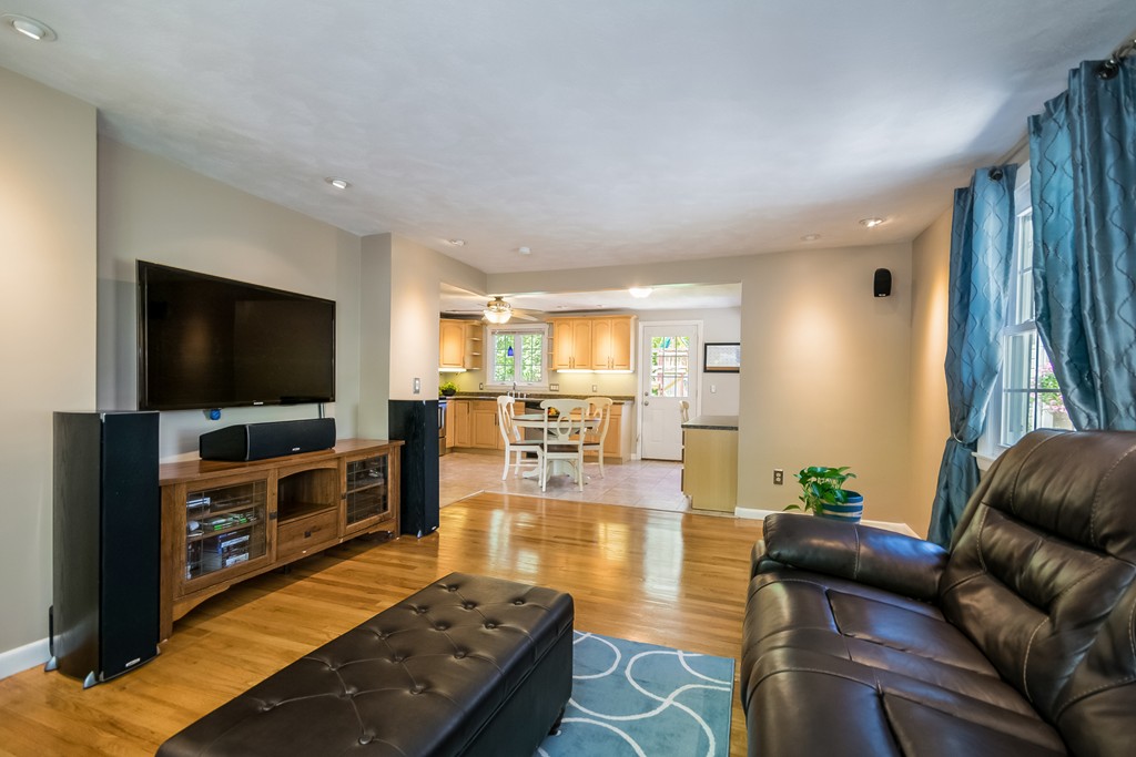 136 Tioga Street Springfield, MA 01128 - Photo 6 of 24 Gallery Image 6