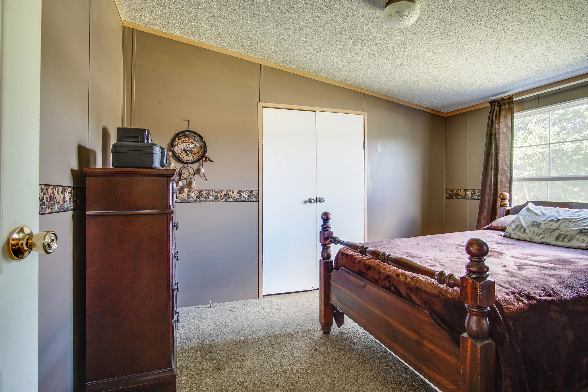5318 Tobe Robertson Road Columbia, TN 38401 - Photo 14 of 26 This large fourth bedroom could make the perfect guest room or office!