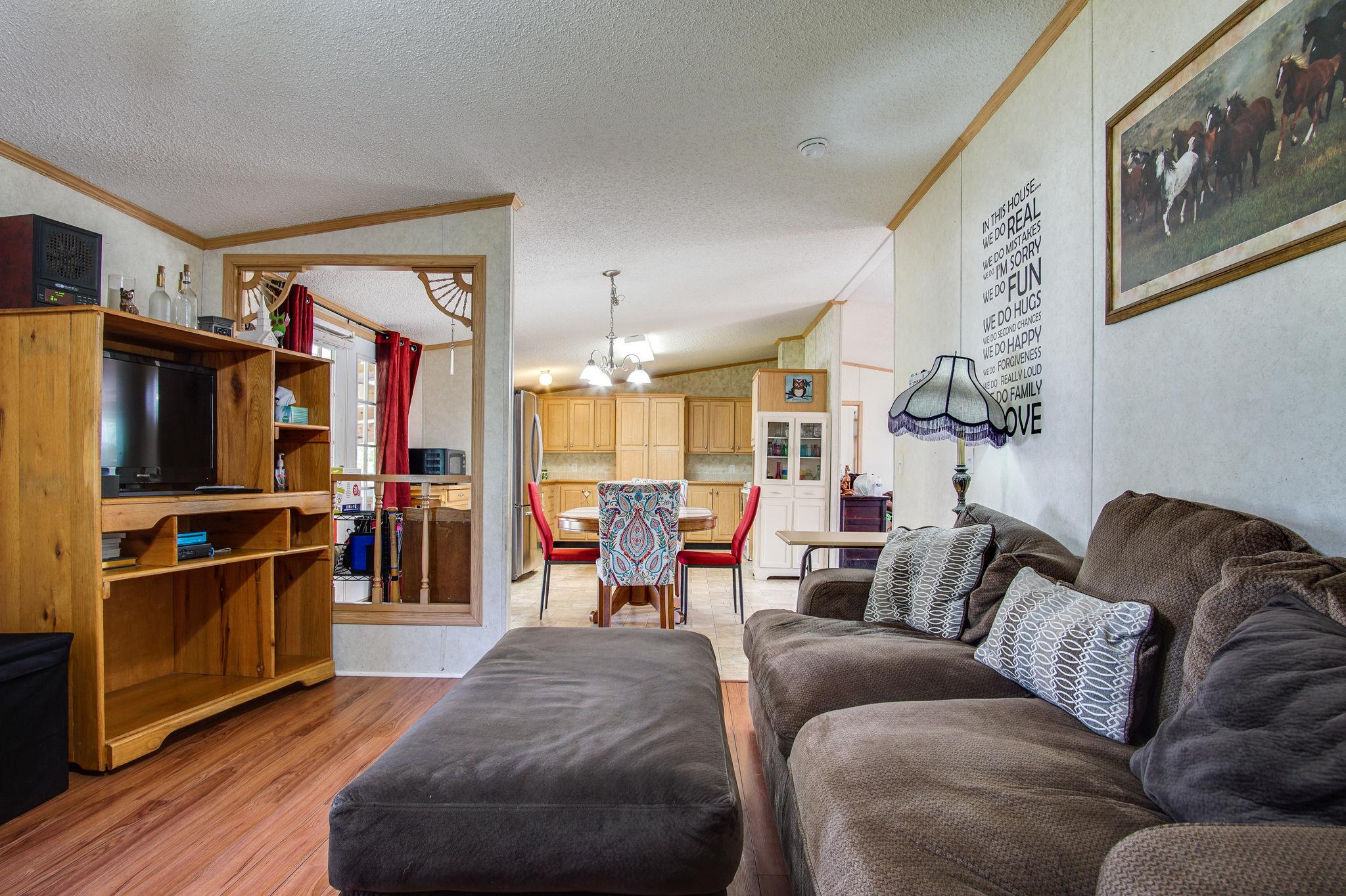 5318 Tobe Robertson Road Columbia, TN 38401 - Photo 10 of 26 The openness of the kitchen and family room make this the perfect space for entertaining!