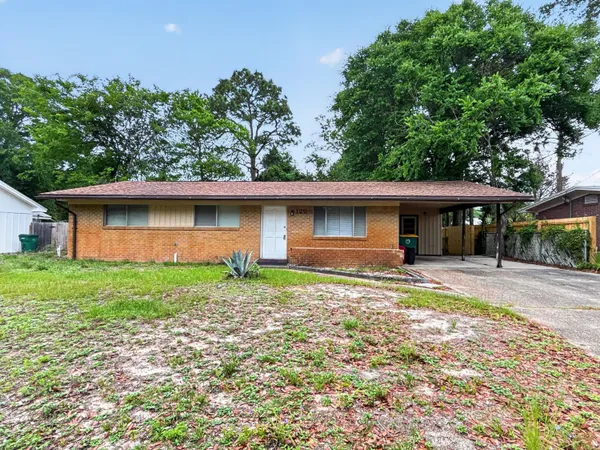 $1,900 | 122 Jamestown Avenue, Fort Walton Beach, FL 32547