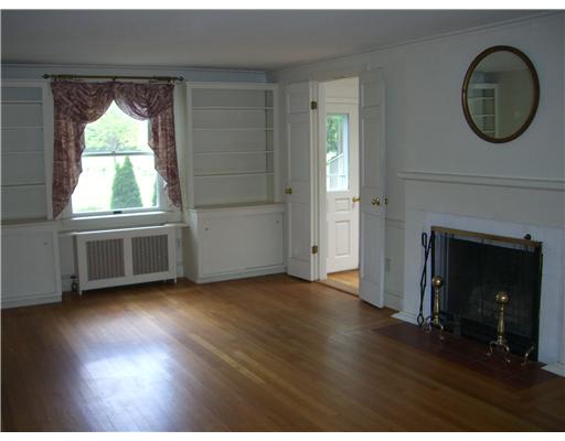 12 Humphreys Road Barrington, RI 02806 - Photo 5 of 12 Living Room.
