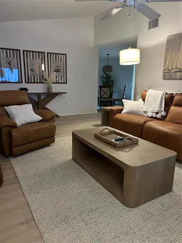 $3,450 | 4408 La Jolla Drive, Unit 19A, Bradenton, FL 34210