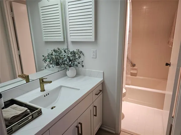 $3,450 | 4408 La Jolla Drive, Unit 19A, Bradenton, FL 34210