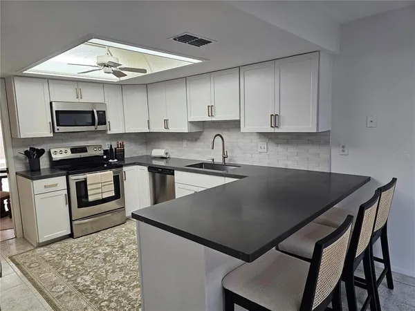 $3,450 | 4408 La Jolla Drive, Unit 19A, Bradenton, FL 34210