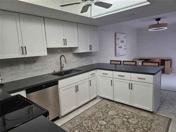 $3,450 | 4408 La Jolla Drive, Unit 19A, Bradenton, FL 34210