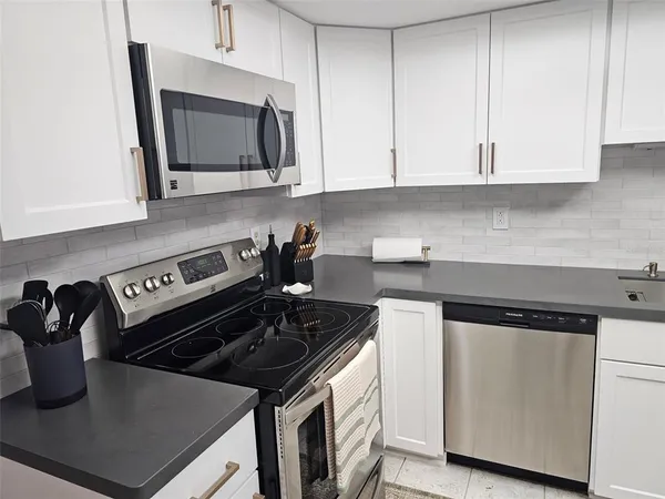 $3,450 | 4408 La Jolla Drive, Unit 19A, Bradenton, FL 34210