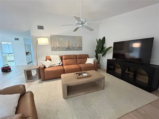 $3,450 | 4408 La Jolla Drive, Unit 19A, Bradenton, FL 34210