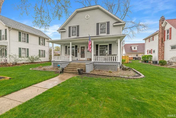 $295,000 | 403 East Centennial Street, Nappanee, IN 46550