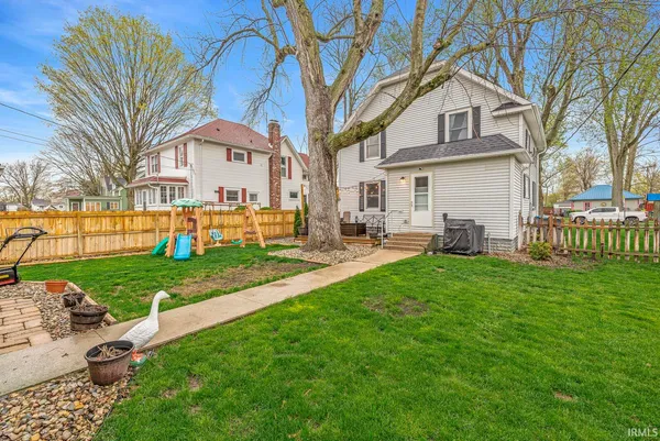 $295,000 | 403 East Centennial Street, Nappanee, IN 46550